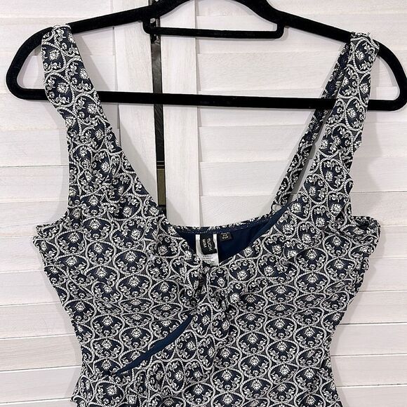 Nip Tuck Size 8 One Piece Swimsuit Blue & White Ruffle - Picture 4 of 16